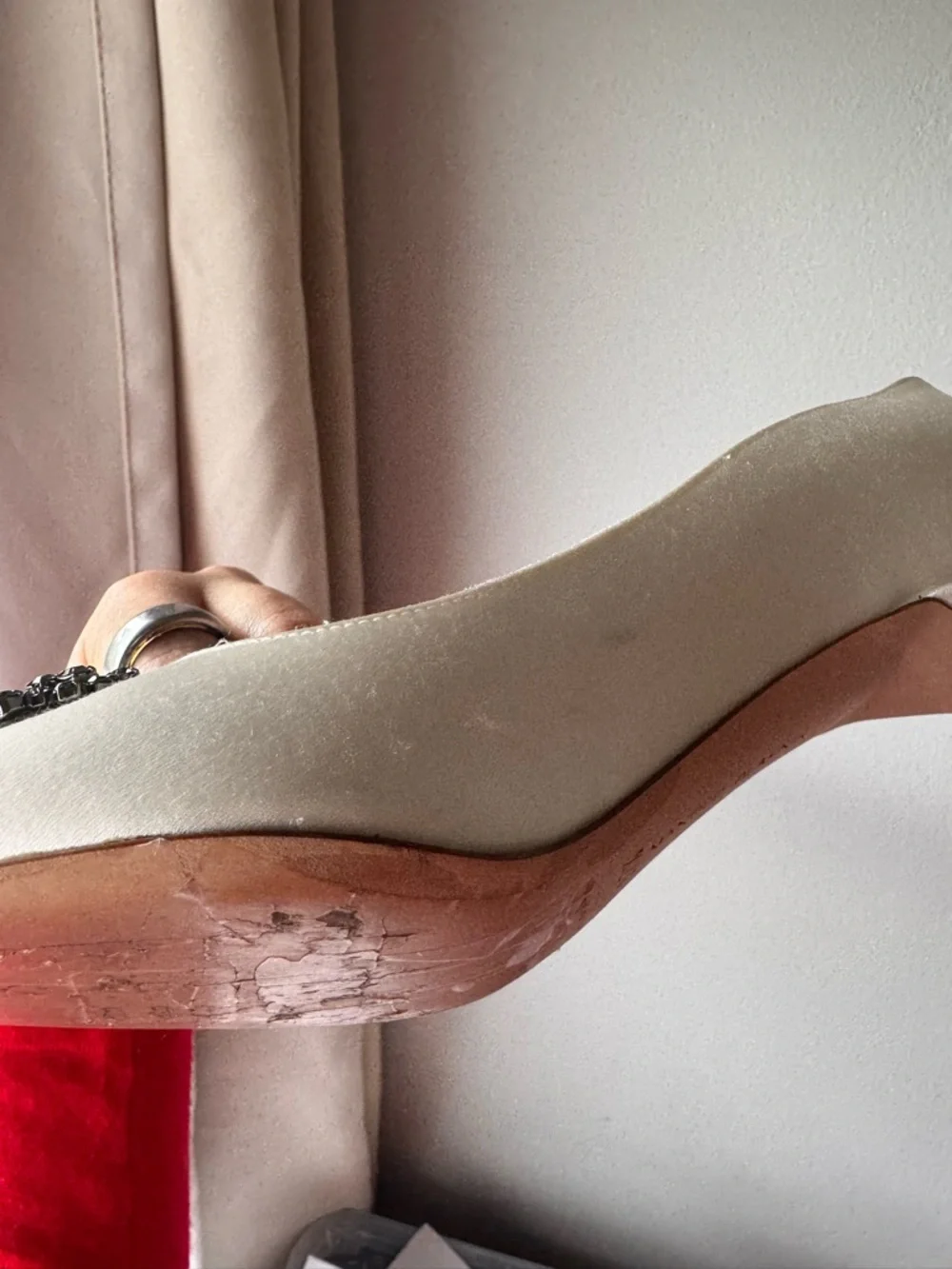 Manolo Blahnik Cream Satin pumps - Picture 7 of 13